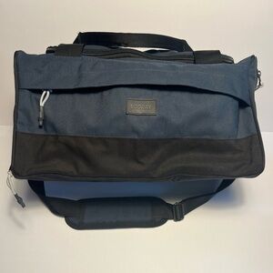 Vooray Boost Duffel Navy Gym Bag Water Resistant Sturdy Travel Pack High End